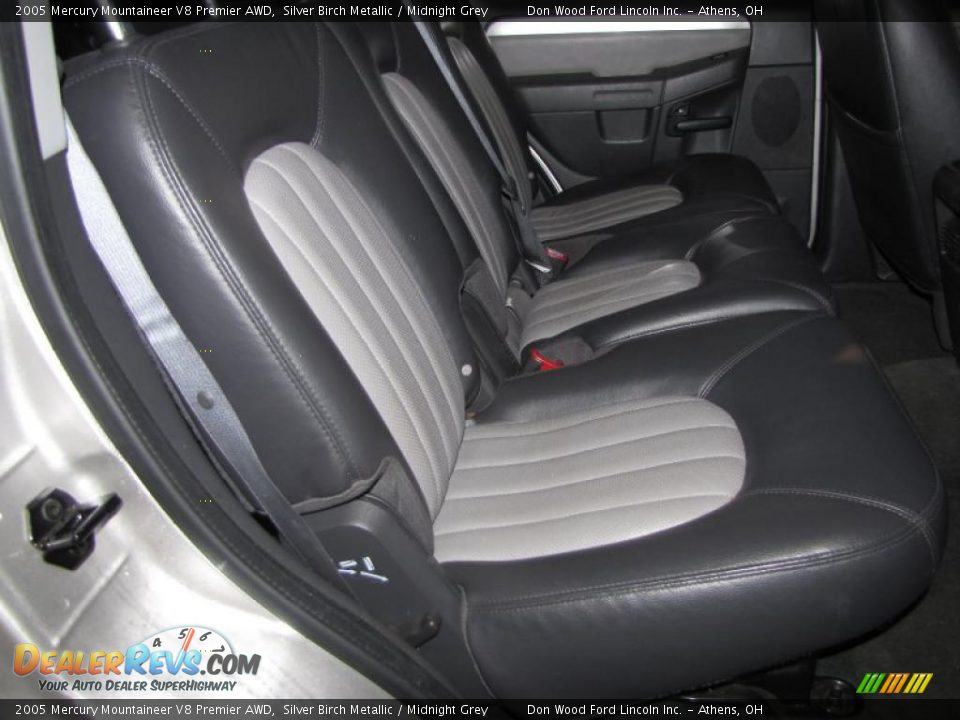 2005 Mercury Mountaineer V8 Premier AWD Silver Birch Metallic / Midnight Grey Photo #13