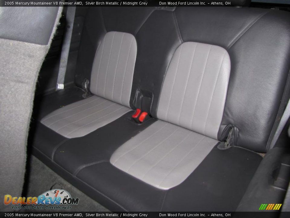 2005 Mercury Mountaineer V8 Premier AWD Silver Birch Metallic / Midnight Grey Photo #14