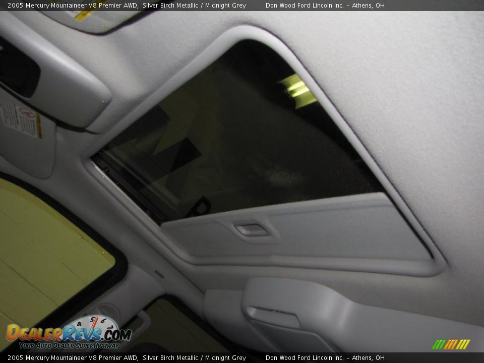 2005 Mercury Mountaineer V8 Premier AWD Silver Birch Metallic / Midnight Grey Photo #19