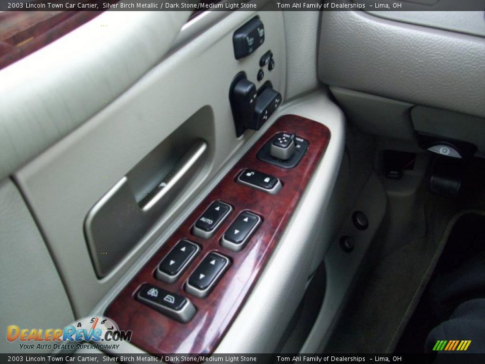 2003 Lincoln Town Car Cartier Silver Birch Metallic / Dark Stone/Medium Light Stone Photo #13