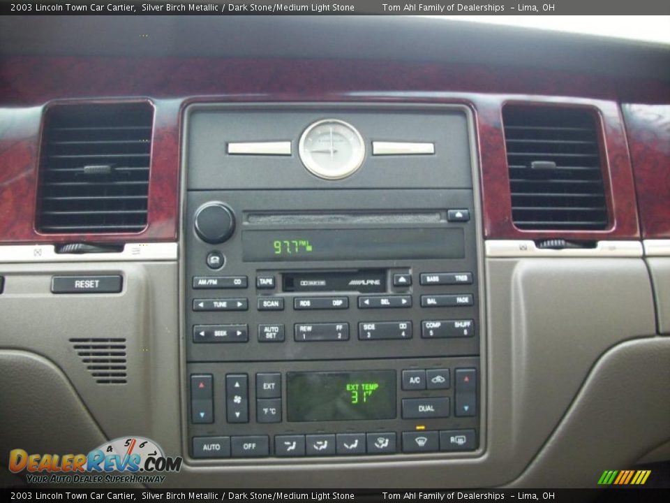 2003 Lincoln Town Car Cartier Silver Birch Metallic / Dark Stone/Medium Light Stone Photo #16