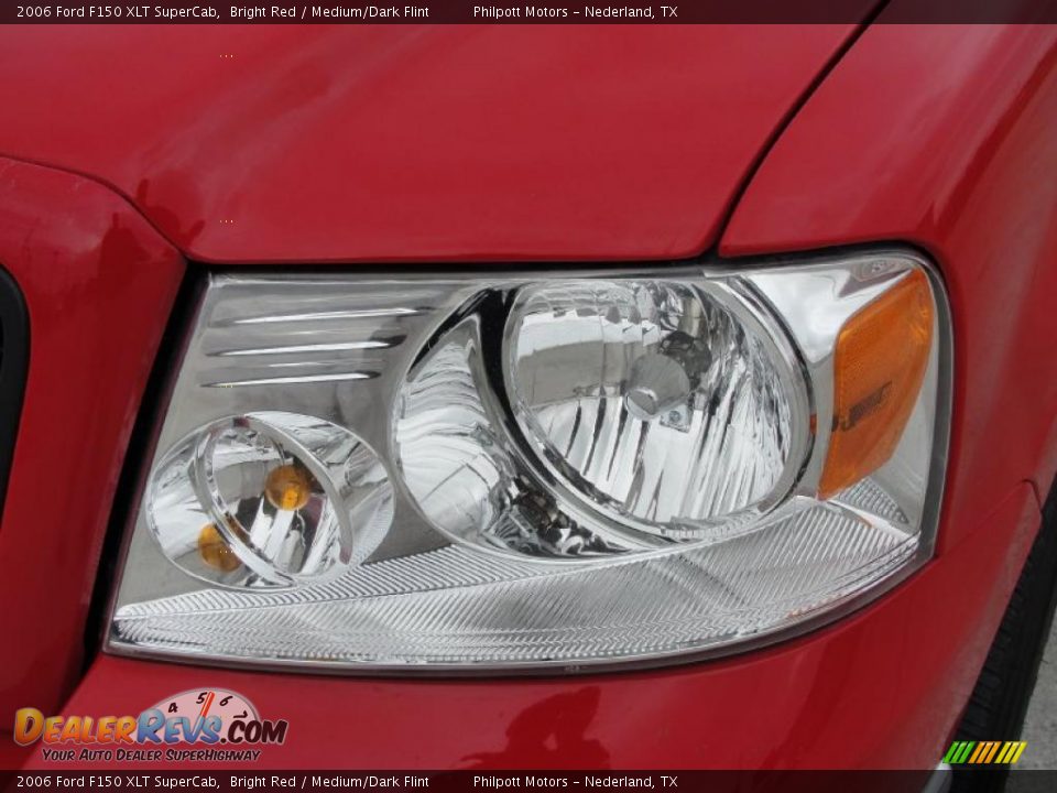 2006 Ford F150 XLT SuperCab Bright Red / Medium/Dark Flint Photo #10