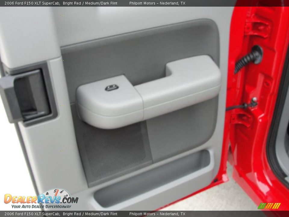 2006 Ford F150 XLT SuperCab Bright Red / Medium/Dark Flint Photo #30