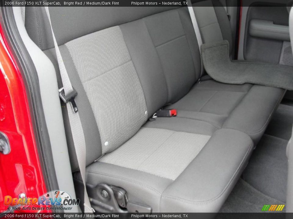 2006 Ford F150 XLT SuperCab Bright Red / Medium/Dark Flint Photo #31