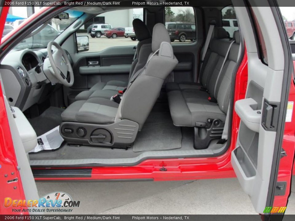 2006 Ford F150 XLT SuperCab Bright Red / Medium/Dark Flint Photo #32