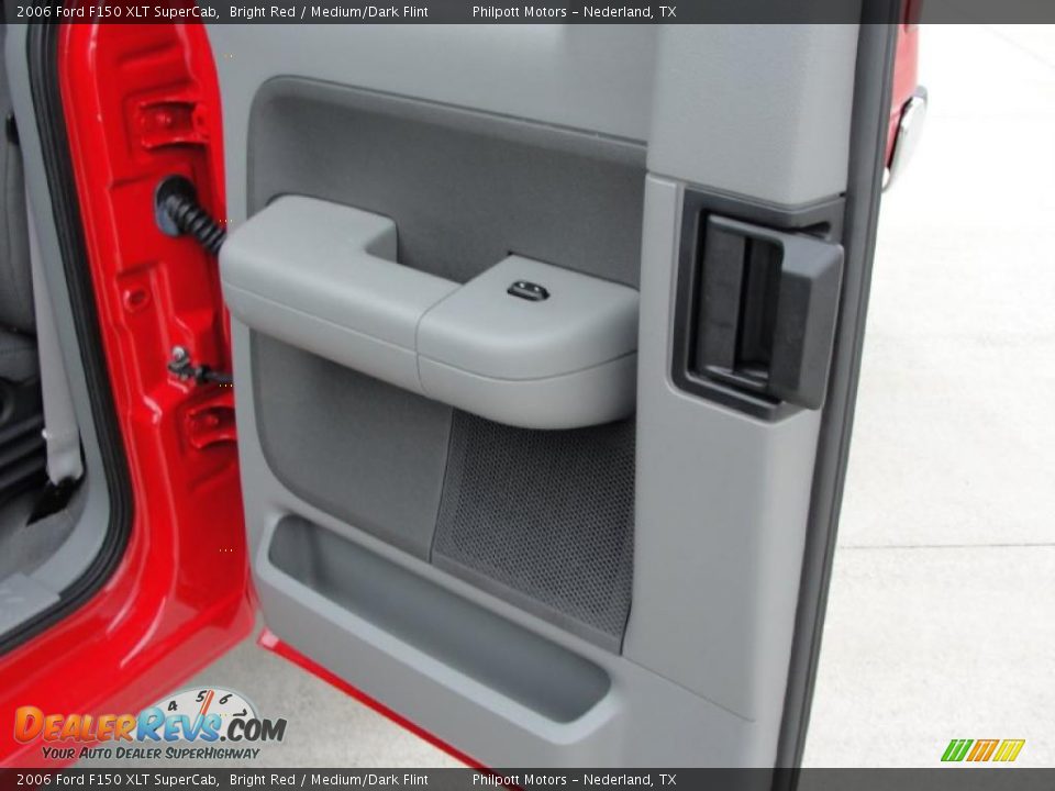 2006 Ford F150 XLT SuperCab Bright Red / Medium/Dark Flint Photo #33