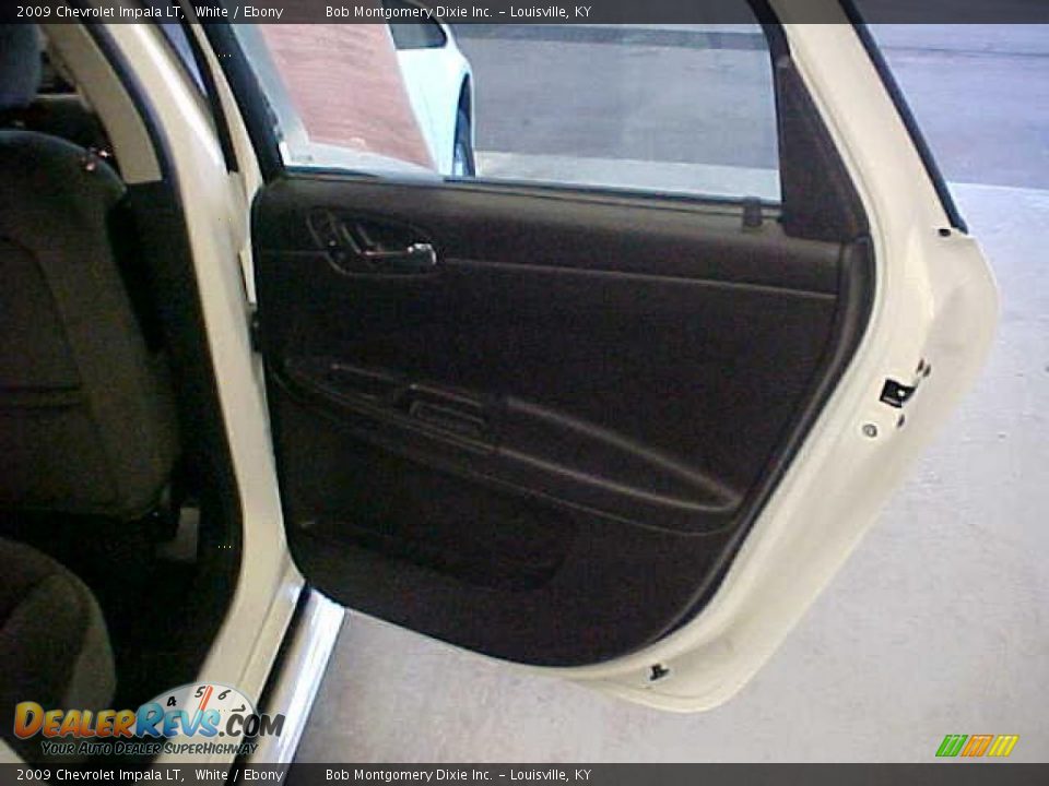 2009 Chevrolet Impala LT White / Ebony Photo #10