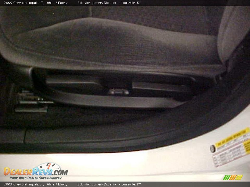 2009 Chevrolet Impala LT White / Ebony Photo #19