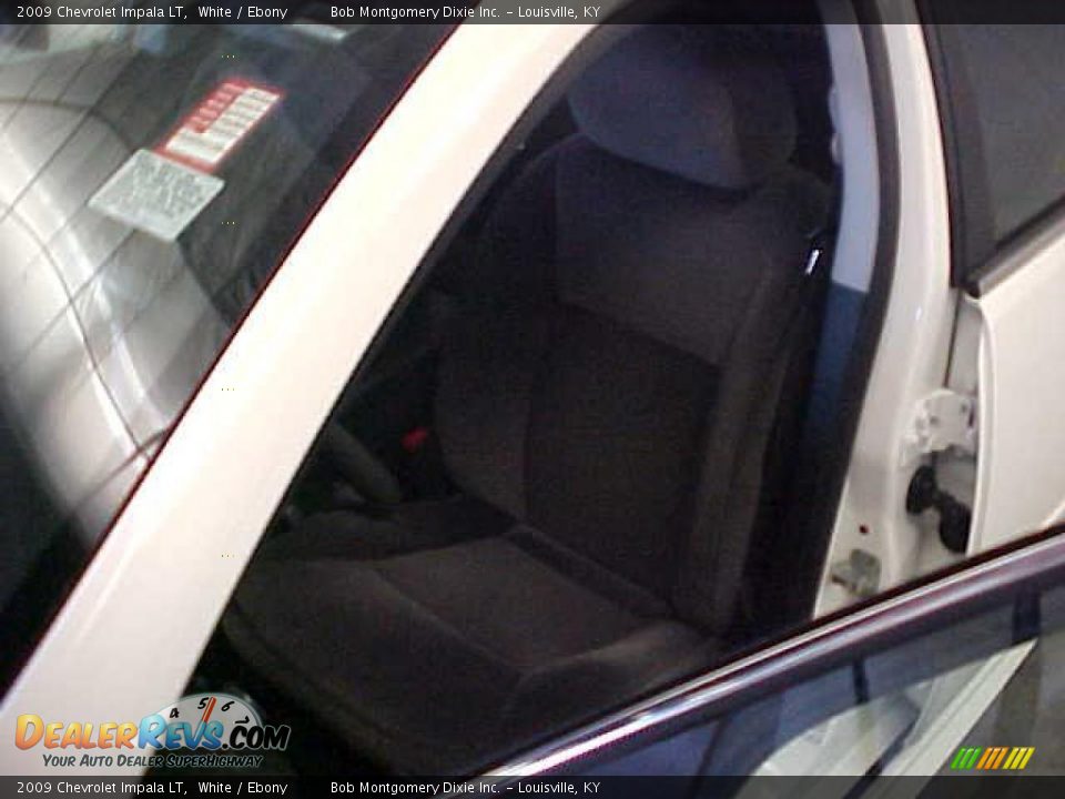2009 Chevrolet Impala LT White / Ebony Photo #20