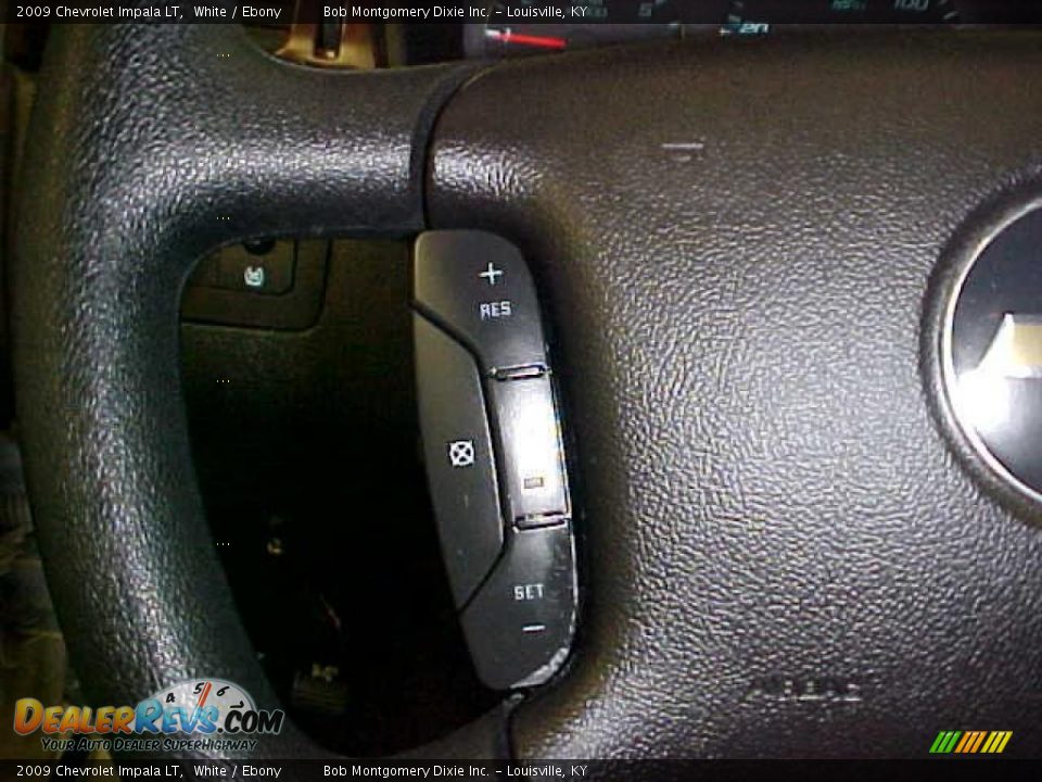2009 Chevrolet Impala LT White / Ebony Photo #23