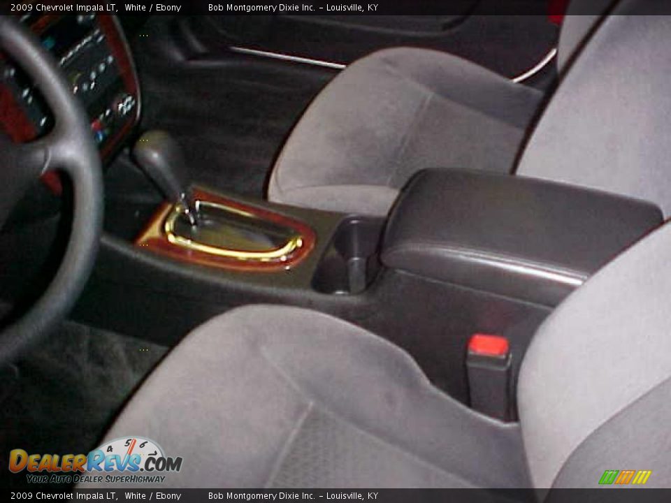 2009 Chevrolet Impala LT White / Ebony Photo #26
