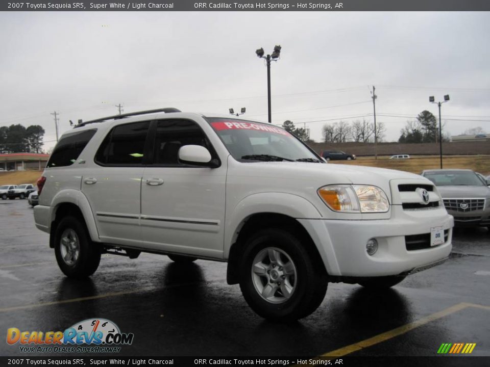 2007 Toyota Sequoia SR5 Super White / Light Charcoal Photo #2