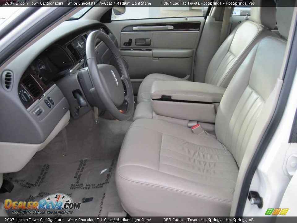 2007 Lincoln Town Car Signature White Chocolate Tri-Coat / Medium Light Stone Photo #7