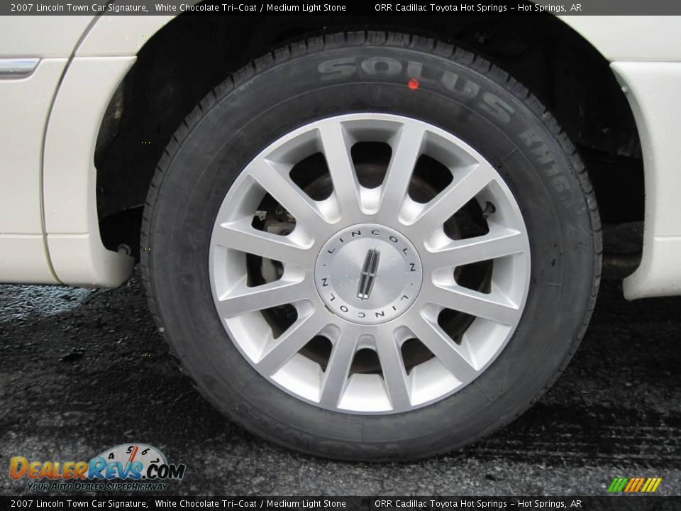 2007 Lincoln Town Car Signature White Chocolate Tri-Coat / Medium Light Stone Photo #10