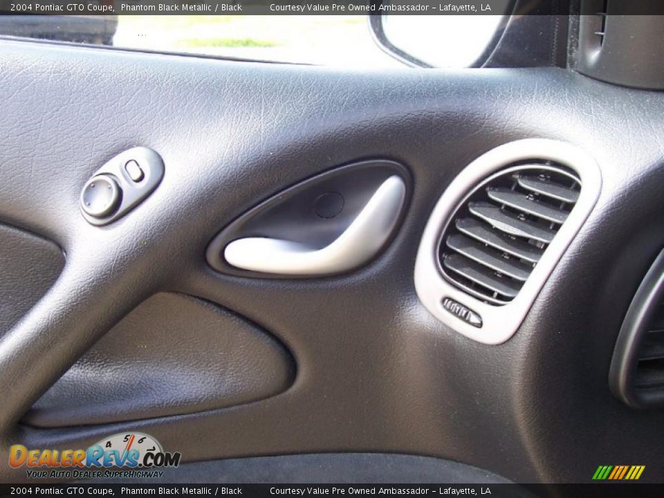 2004 Pontiac GTO Coupe Phantom Black Metallic / Black Photo #10