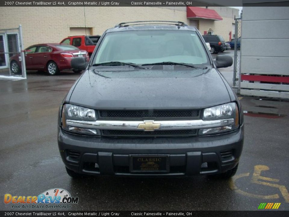 2007 Chevrolet TrailBlazer LS 4x4 Graphite Metallic / Light Gray Photo #2