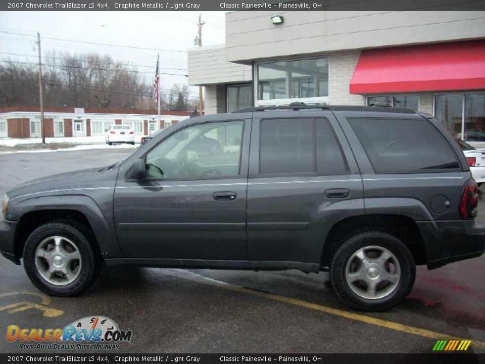 2007 Chevrolet TrailBlazer LS 4x4 Graphite Metallic / Light Gray Photo #4