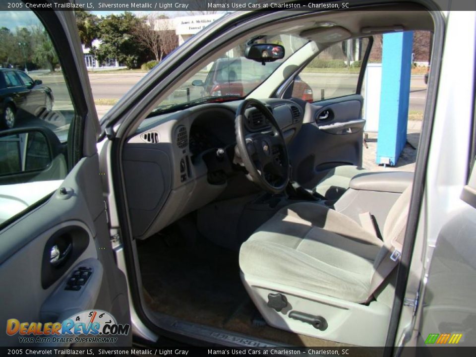 2005 Chevrolet TrailBlazer LS Silverstone Metallic / Light Gray Photo #9