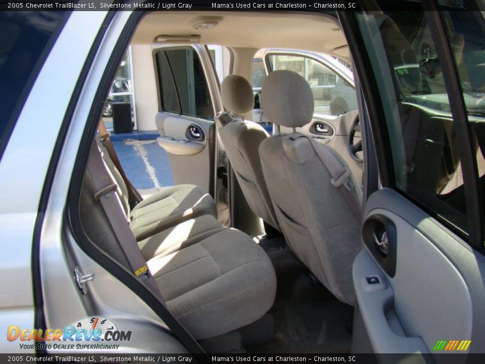 2005 Chevrolet TrailBlazer LS Silverstone Metallic / Light Gray Photo #13