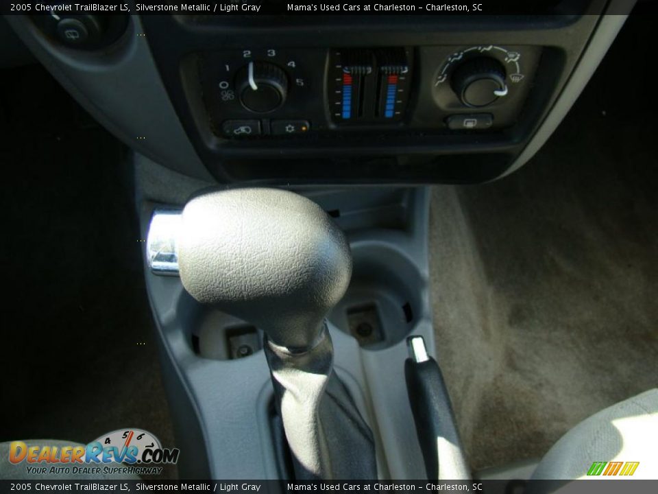 2005 Chevrolet TrailBlazer LS Silverstone Metallic / Light Gray Photo #22