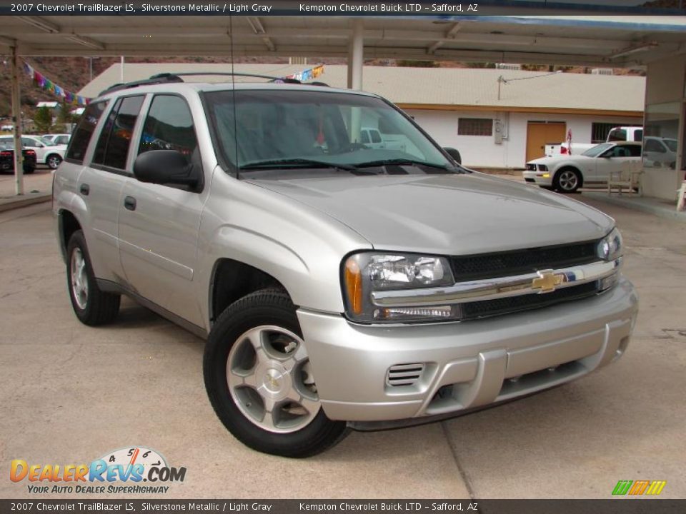 2007 Chevrolet TrailBlazer LS Silverstone Metallic / Light Gray Photo #4