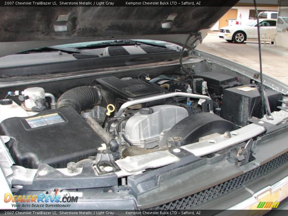 2007 Chevrolet TrailBlazer LS Silverstone Metallic / Light Gray Photo #5