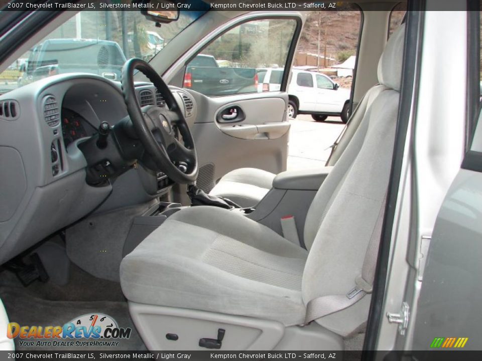 2007 Chevrolet TrailBlazer LS Silverstone Metallic / Light Gray Photo #6