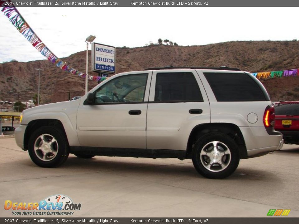 2007 Chevrolet TrailBlazer LS Silverstone Metallic / Light Gray Photo #10