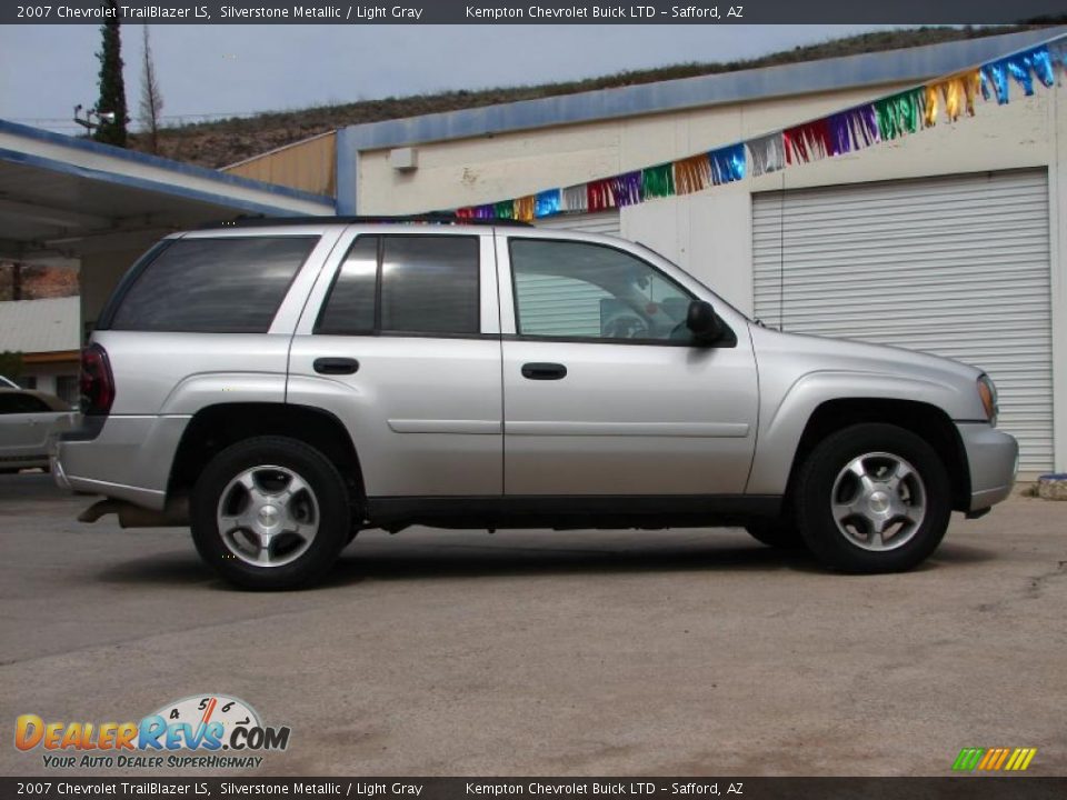 2007 Chevrolet TrailBlazer LS Silverstone Metallic / Light Gray Photo #12