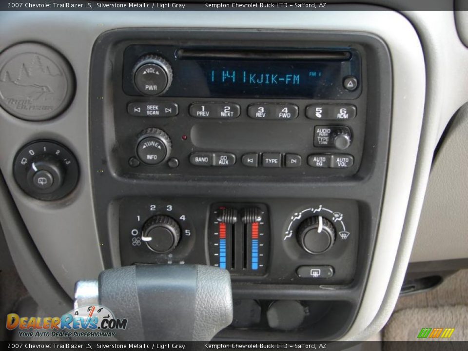2007 Chevrolet TrailBlazer LS Silverstone Metallic / Light Gray Photo #15
