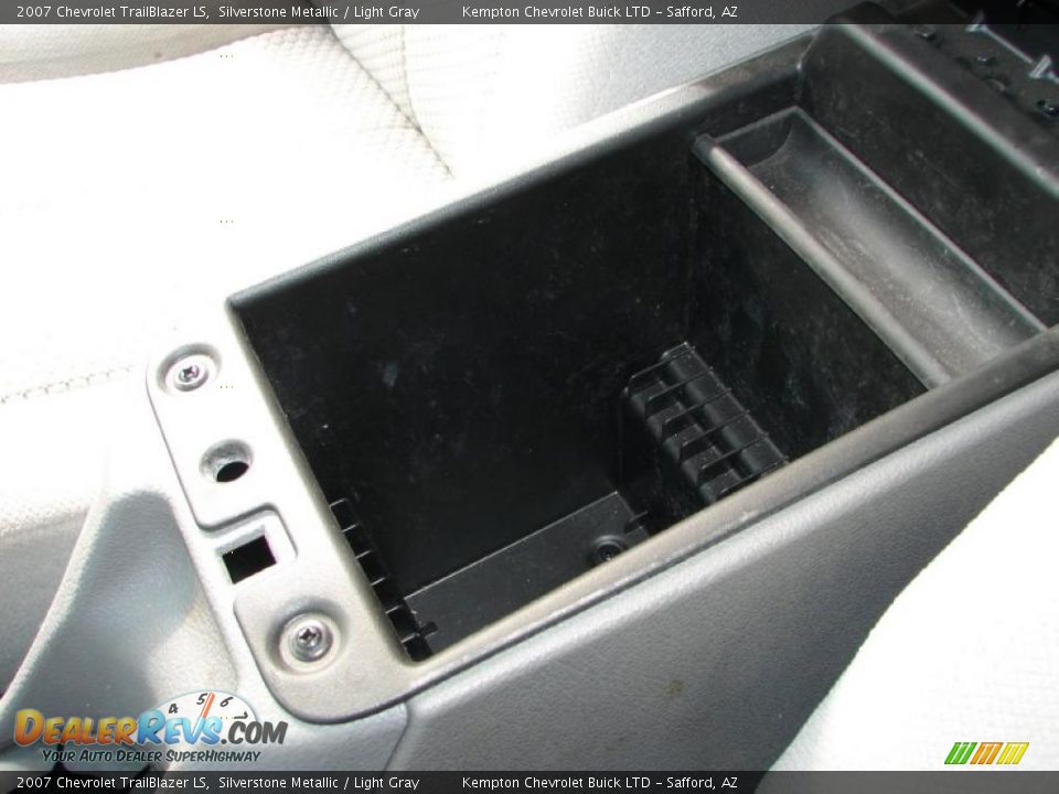 2007 Chevrolet TrailBlazer LS Silverstone Metallic / Light Gray Photo #18