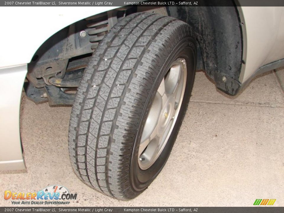 2007 Chevrolet TrailBlazer LS Silverstone Metallic / Light Gray Photo #23