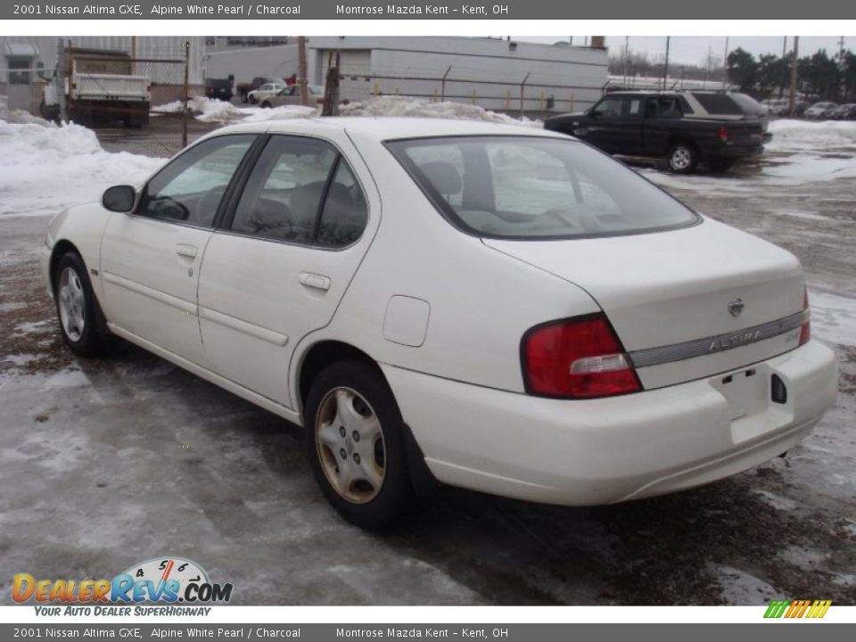 2001 Nissan Altima GXE Alpine White Pearl / Charcoal Photo #5