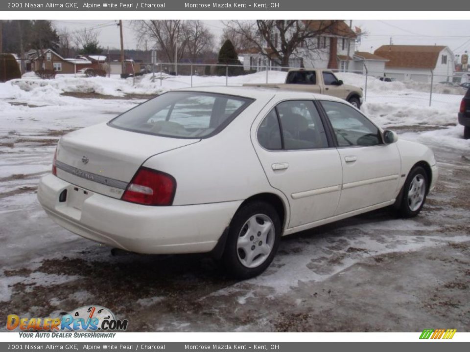 2001 Nissan Altima GXE Alpine White Pearl / Charcoal Photo #6