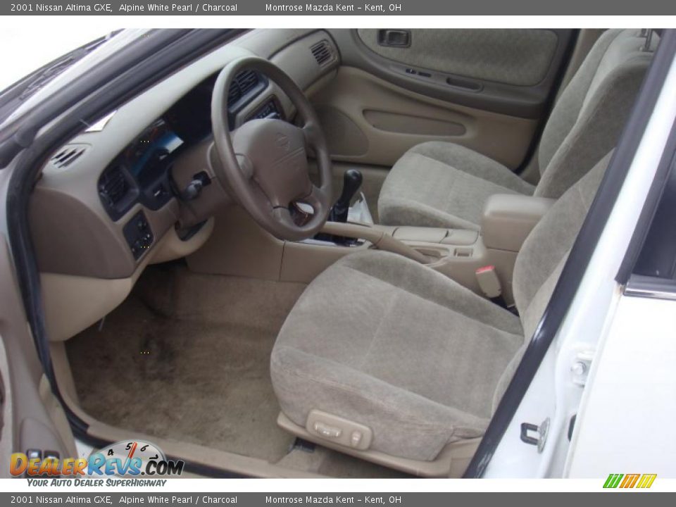 2001 Nissan Altima GXE Alpine White Pearl / Charcoal Photo #7