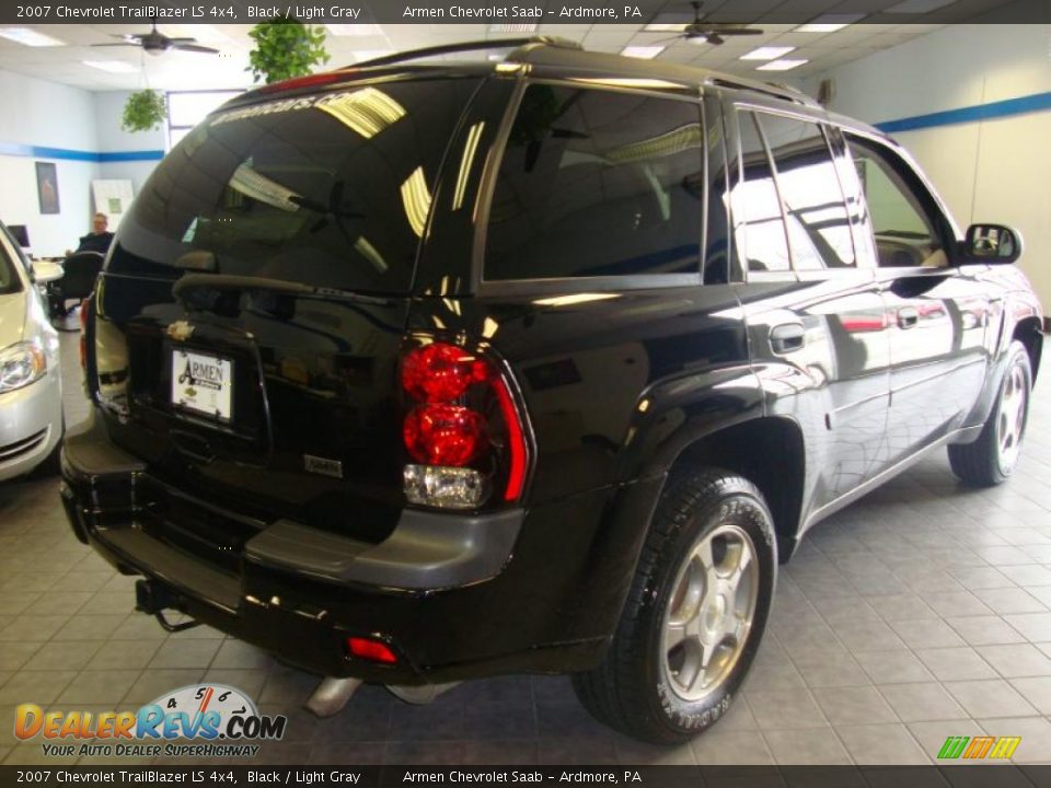 2007 Chevrolet TrailBlazer LS 4x4 Black / Light Gray Photo #6