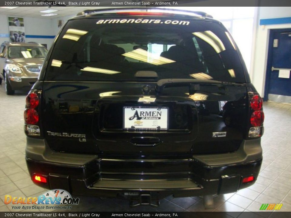 2007 Chevrolet TrailBlazer LS 4x4 Black / Light Gray Photo #7