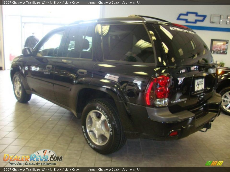 2007 Chevrolet TrailBlazer LS 4x4 Black / Light Gray Photo #8