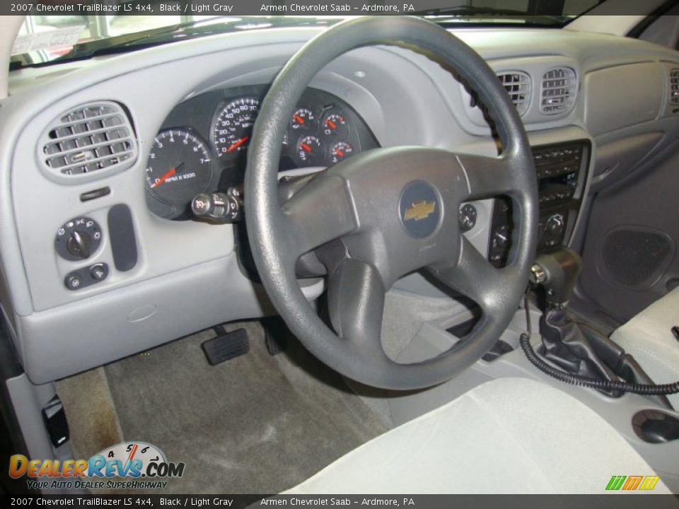 2007 Chevrolet TrailBlazer LS 4x4 Black / Light Gray Photo #10