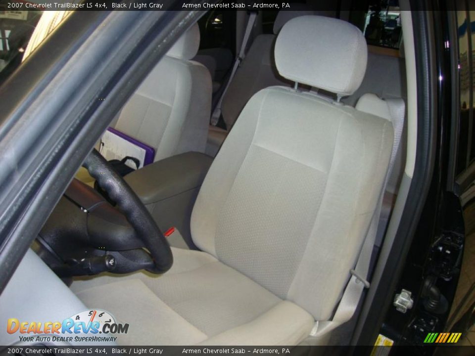 2007 Chevrolet TrailBlazer LS 4x4 Black / Light Gray Photo #15