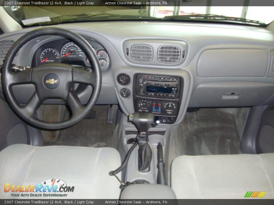 2007 Chevrolet TrailBlazer LS 4x4 Black / Light Gray Photo #24