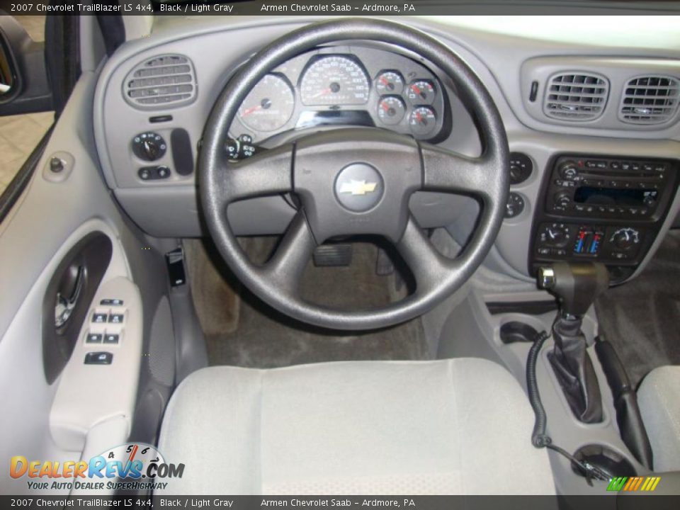 2007 Chevrolet TrailBlazer LS 4x4 Black / Light Gray Photo #25