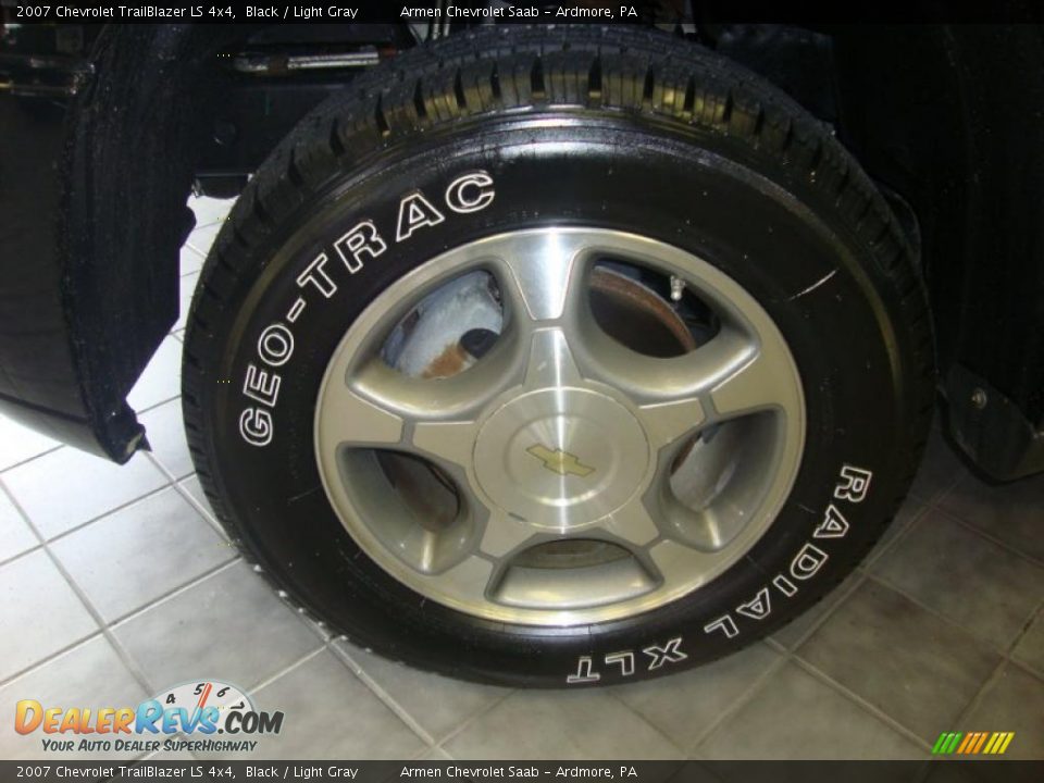 2007 Chevrolet TrailBlazer LS 4x4 Black / Light Gray Photo #26