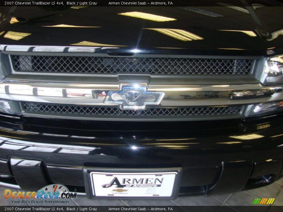 2007 Chevrolet TrailBlazer LS 4x4 Black / Light Gray Photo #30