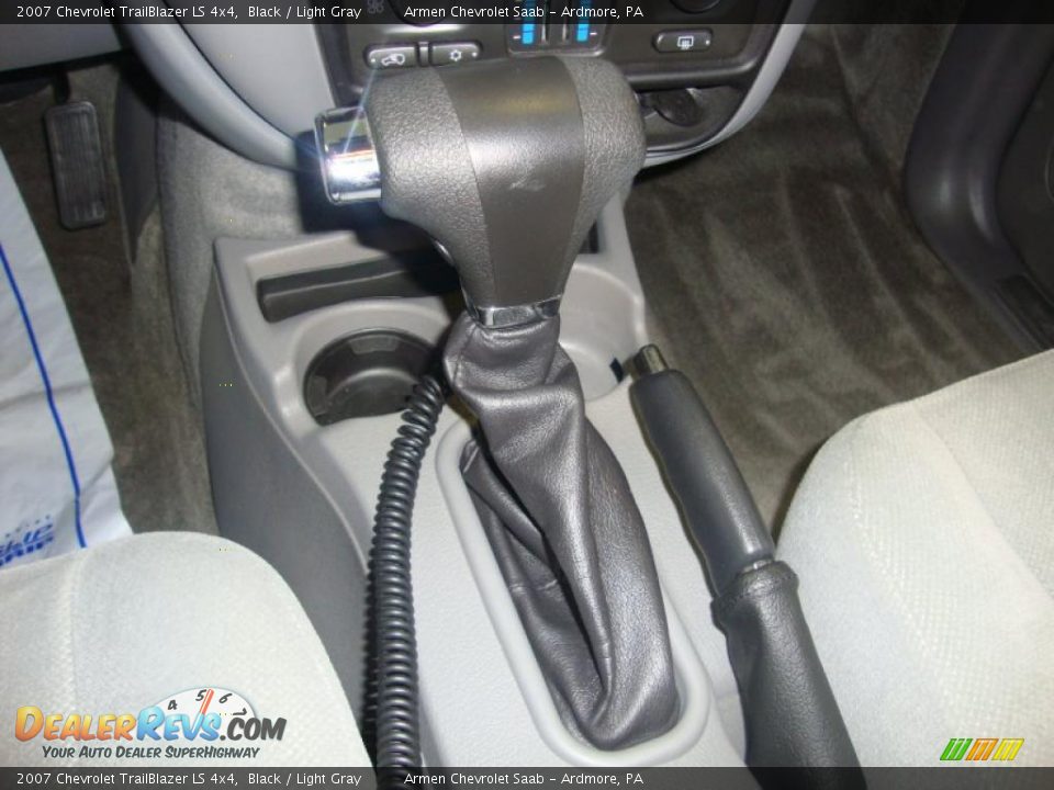 2007 Chevrolet TrailBlazer LS 4x4 Black / Light Gray Photo #33