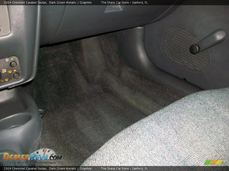 2004 Chevrolet Cavalier Sedan Dark Green Metallic / Graphite Photo #13