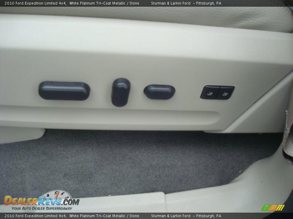 2010 Ford Expedition Limited 4x4 White Platinum Tri-Coat Metallic / Stone Photo #17