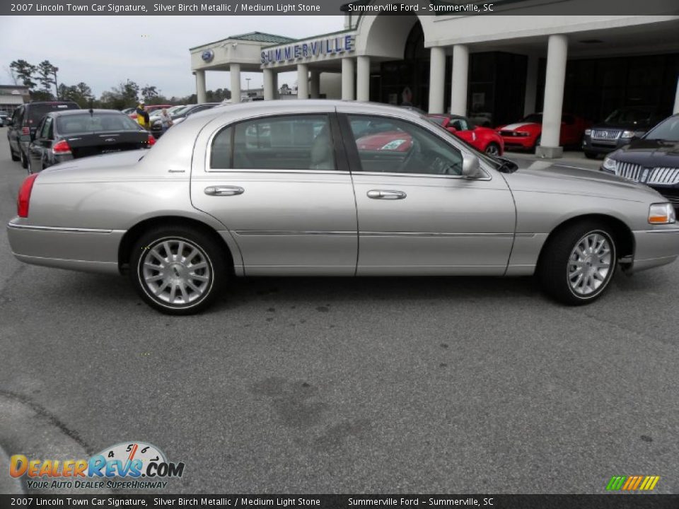 2007 Lincoln Town Car Signature Silver Birch Metallic / Medium Light Stone Photo #13