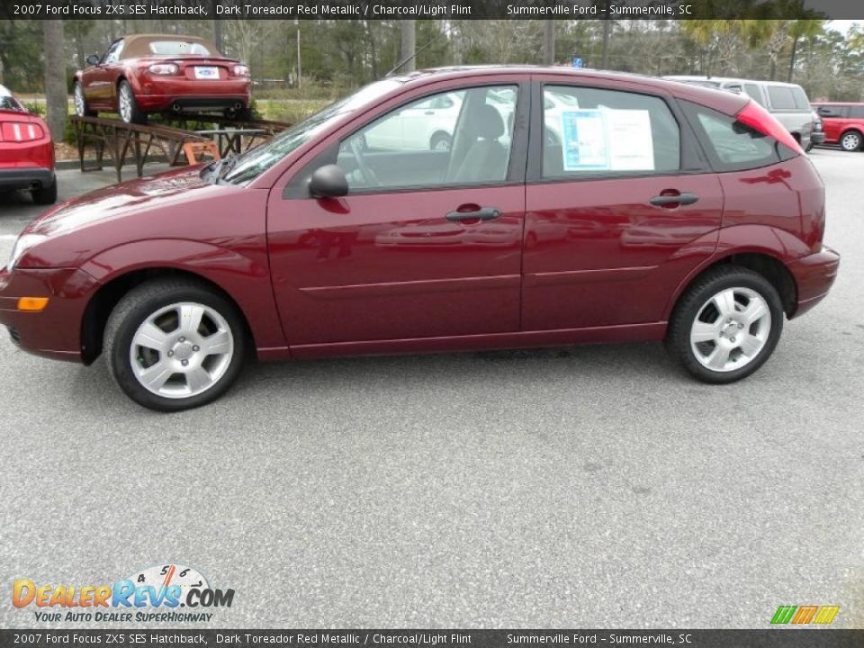 2007 Ford Focus ZX5 SES Hatchback Dark Toreador Red Metallic / Charcoal/Light Flint Photo #2