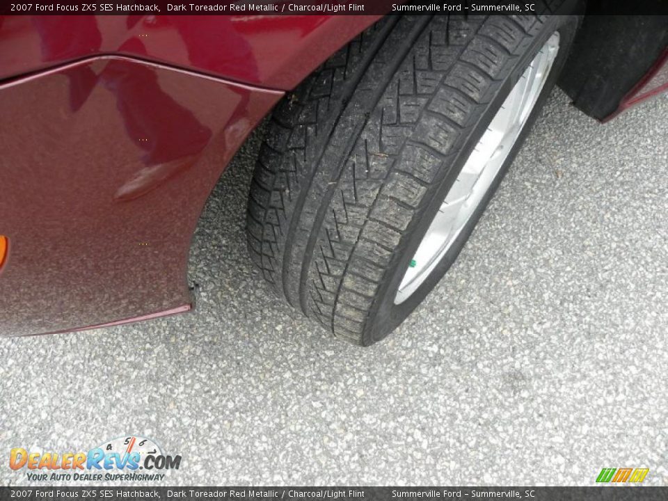 2007 Ford Focus ZX5 SES Hatchback Dark Toreador Red Metallic / Charcoal/Light Flint Photo #17